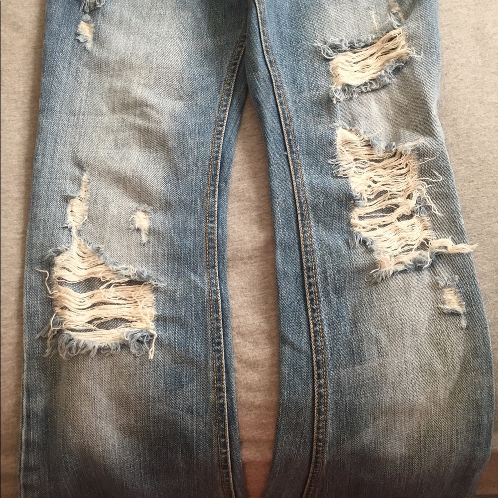 Hollister Ripped Jeans - Picture 4 of 5
